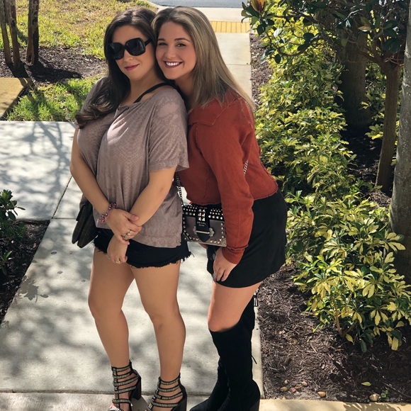 Meet your Posher, Sarah - Picture 2 of 5